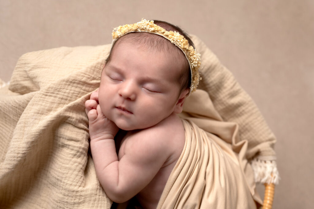 photographe grossesse Rosny | photographe nouveau-né Le Perreux-sur-Marne | photographe Nogent sur marne | photographe bébé Joinville | photographe grossesse Fontenay | photographe nouveau-né Bry-sur-Marne | photographe famille Bry-sur-marne | séance photo bébé Val-de-marne | photographe naissance Le Perreux-sur-Marne | séance photo smash the cake le Perreux-sur-Marne | photographe bébé Vincennes | photographe bébé Saint-mandé | photographe grossesse Vincennes | photographe grossesse Nogent sur marne | photographe nouveau-né Vincennes | photographe grossesse seine et marne | photographe bébé Seine et marne| photographe bébé Paris | photographe nouveau-né paris | photographe GROSSESSE PARIS Shooting grossesse Rosny-sous-bois / shooting nouveau-né / shooting naissance / shooting bébé / shooting 93 / Shooting le Raincy grossesse / Shooting femme enceinte / shooting studio famille / shooting studio grossesse /